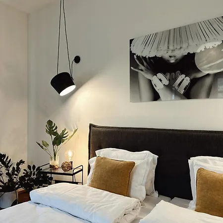 Marvellous Cozy In Old Center Town Villa *