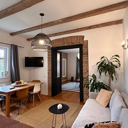Marvellous Cozy In Old Center Town * Brasov