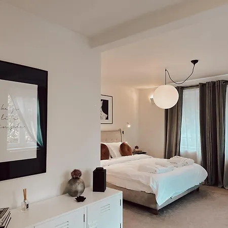 Marvellous Cozy In Old Center Town Villa *