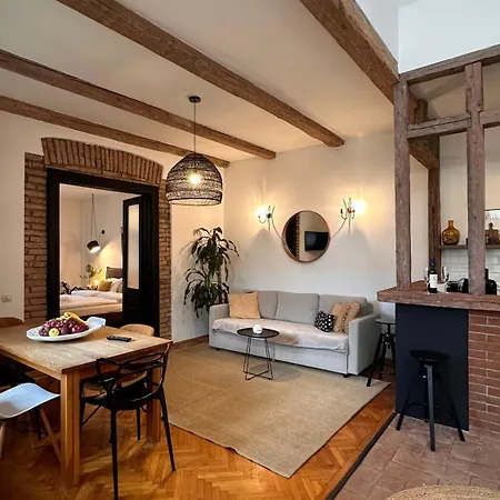 Marvellous Cozy In Old Center Town Brasov